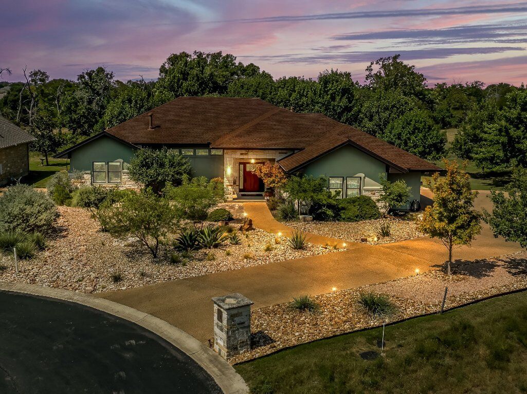 Property Photo: 102 Potter Lane TX 78633