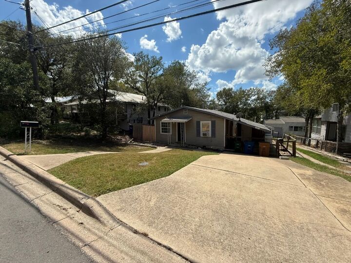 Property Photo:  1300 Delano Street  TX 78721 