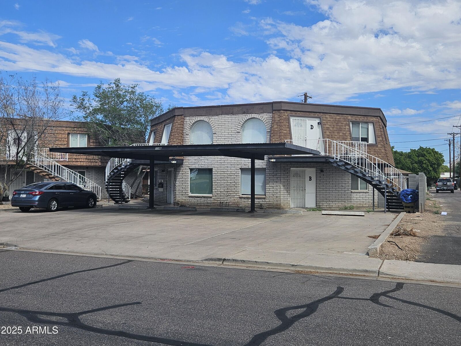 Property Photo:  1146 E 2nd Street  AZ 85203 