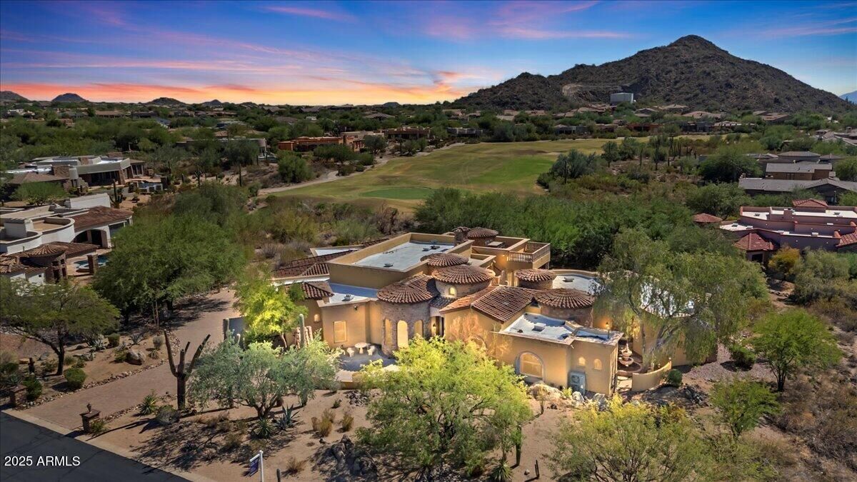 Property Photo: 4037 N Pinnacle Hills Circle AZ 85207