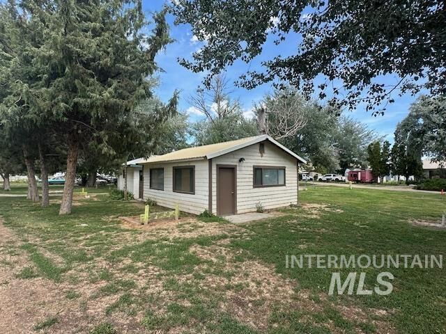 Property Photo:  3029 6th Ave 1  OR 97903