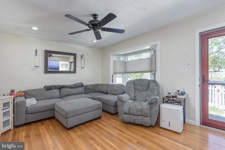 Property Photo: 525 E Cork Street VA 22601