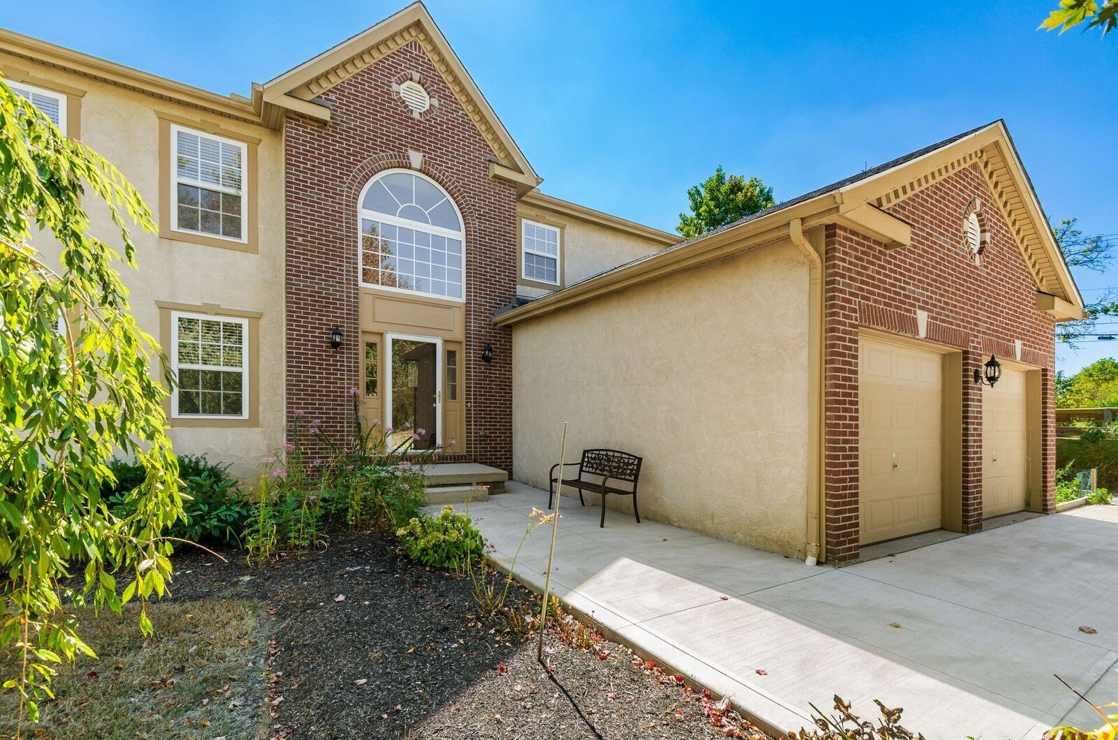 Property Photo:  3902 Rivers Run Drive  OH 43035 