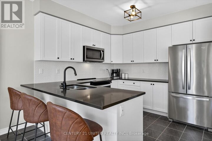 Property Photo:  712 Latimer Way  ON K9K 0H4 