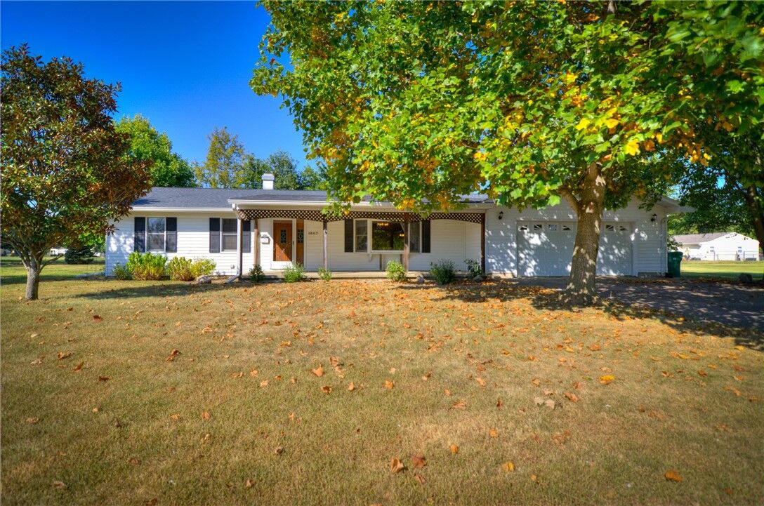 Property Photo:  1867 S Westgate Drive  IL 62521 