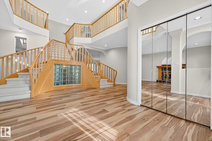 Property Photo: 106 Farnell Close NW AB T6R 2E4