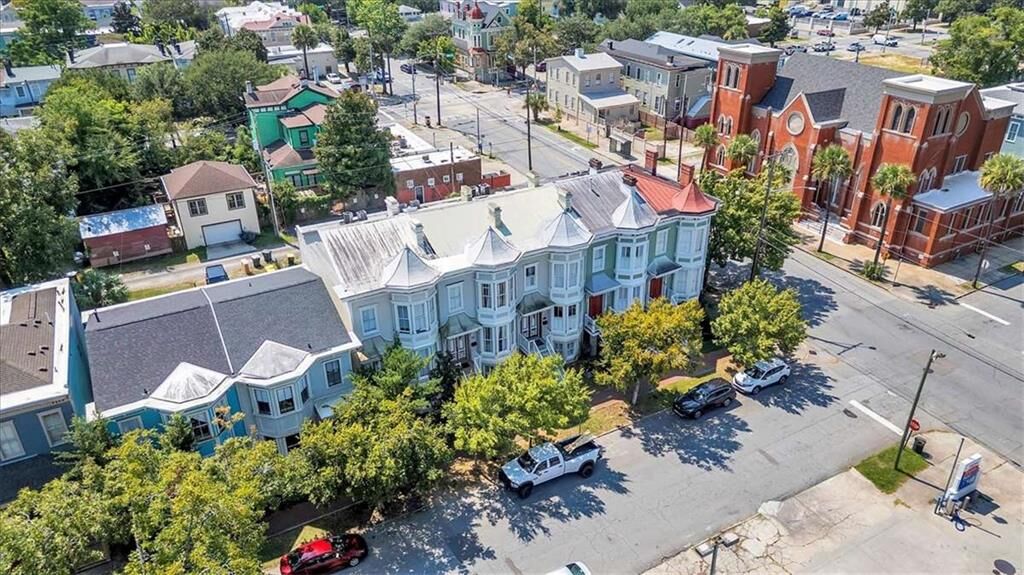 Property Photo: 209 E Duffy Street GA 31401