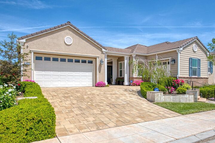 Property Photo: 583 Crescent Lane CA 93636