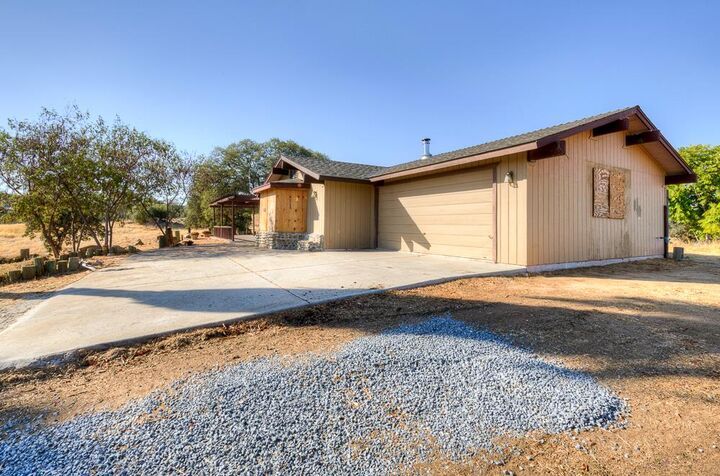 Property Photo: 34780 School Street CA 93653