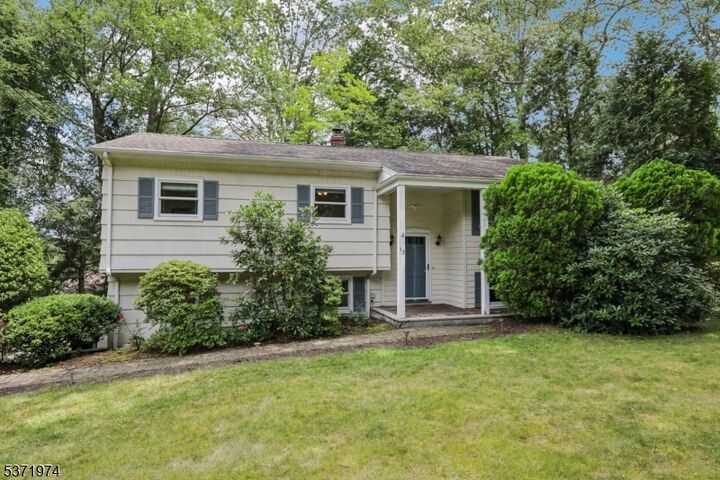 Property Photo:  13 Upper High Crest Dr  NJ 07480 