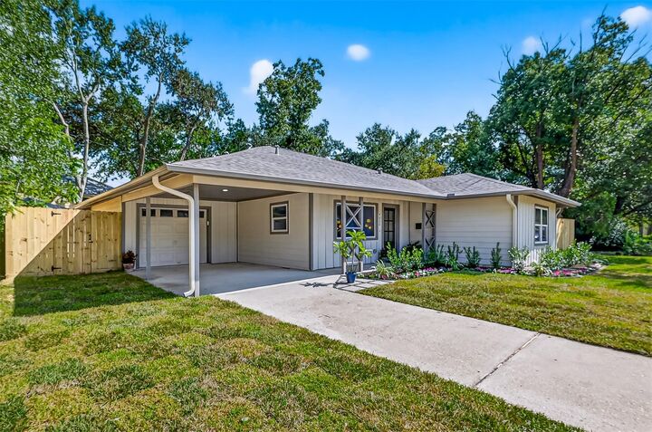 Property Photo:  4030 Woodshire St Street  TX 77025 