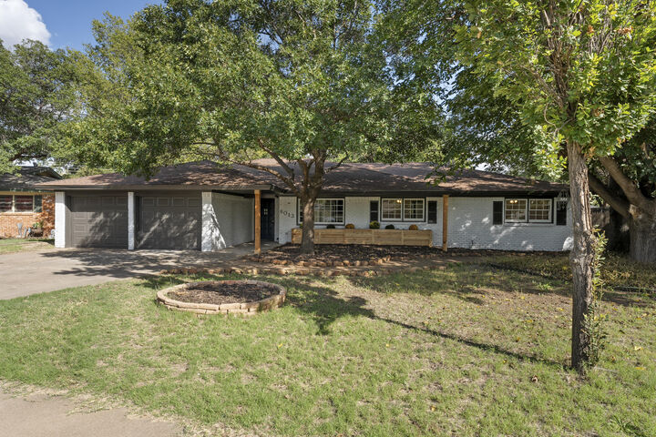 6013 Oxford Avenue  Lubbock TX 79413 photo