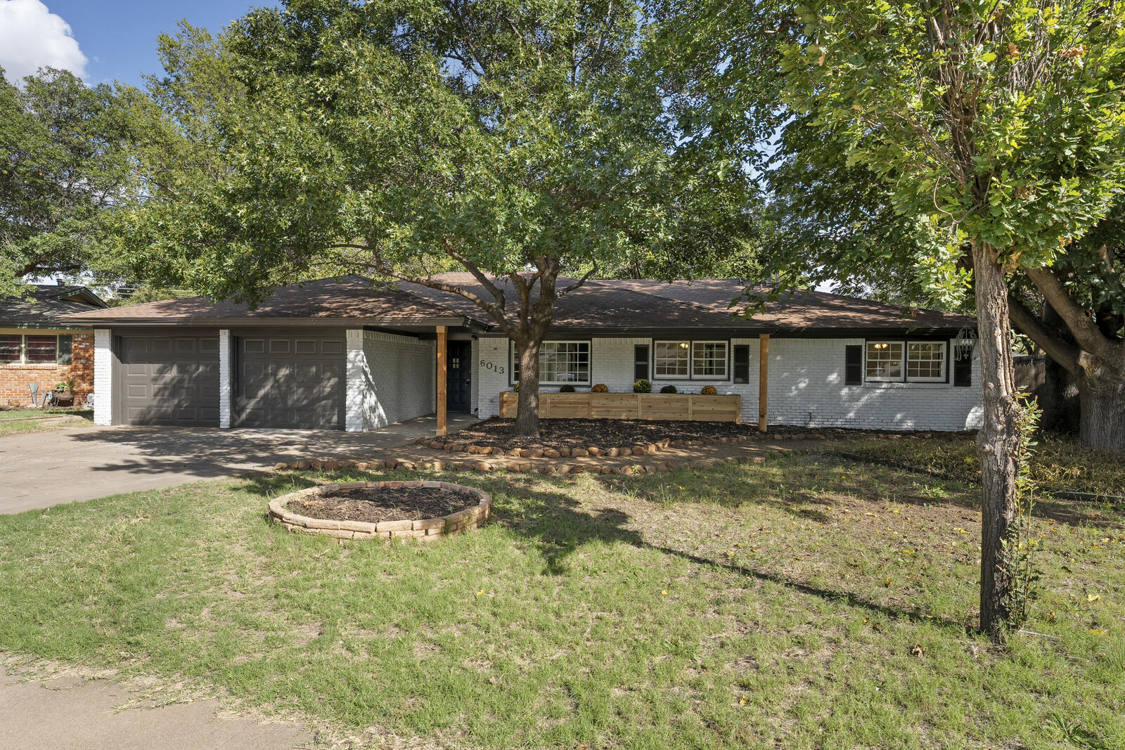 Property Photo: 6013 Oxford Avenue TX 79413