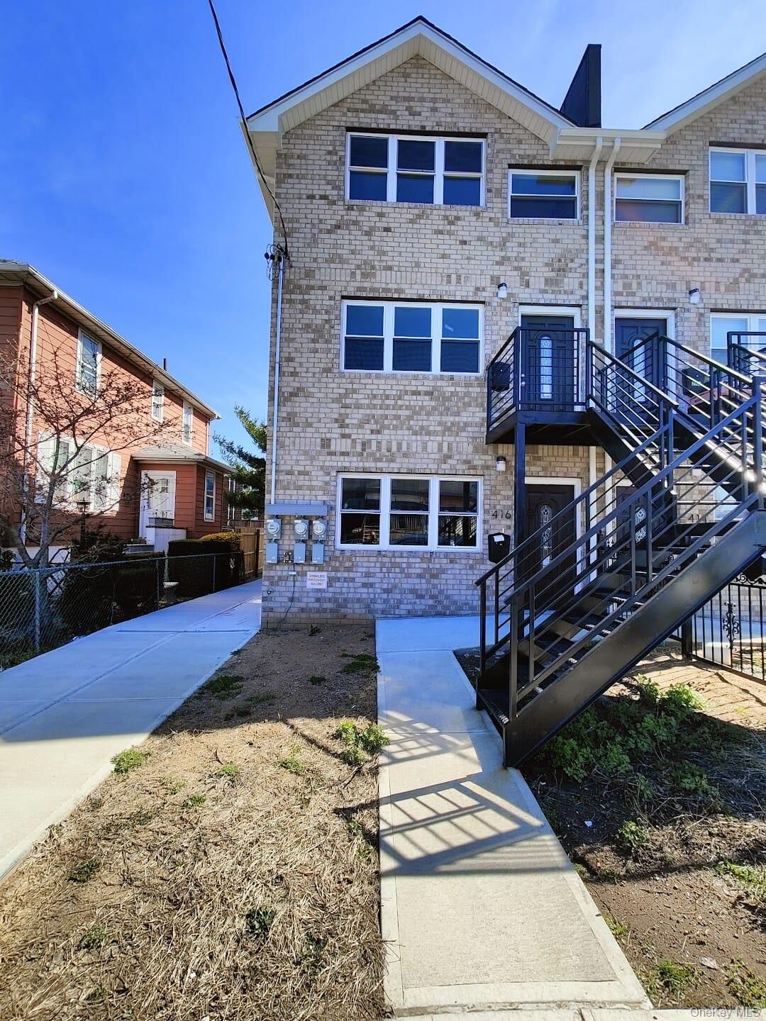 Property Photo:  416 Revere Avenue  NY 10465 