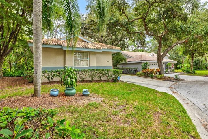 Property Photo: 4727 Tivoli Avenue FL 34235