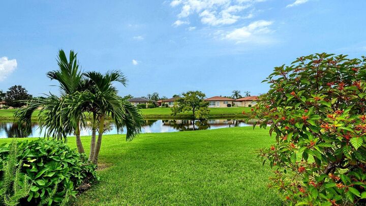 Property Photo:  6424 Auburn Avenue  FL 34207 