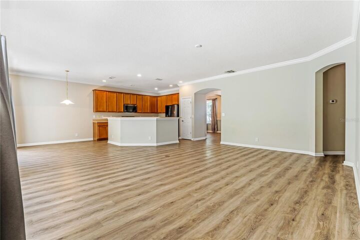 Property Photo:  313 Ravenshill Way  FL 32724 