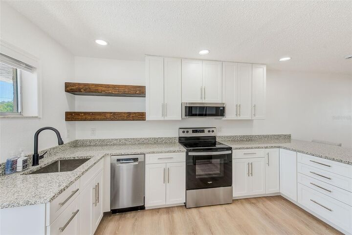 Property Photo:  215 Valencia Boulevard 201  FL 33770 