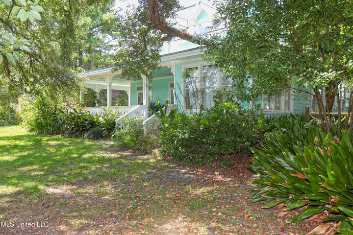Property Photo:  605 Ford Avenue  MS 39567 