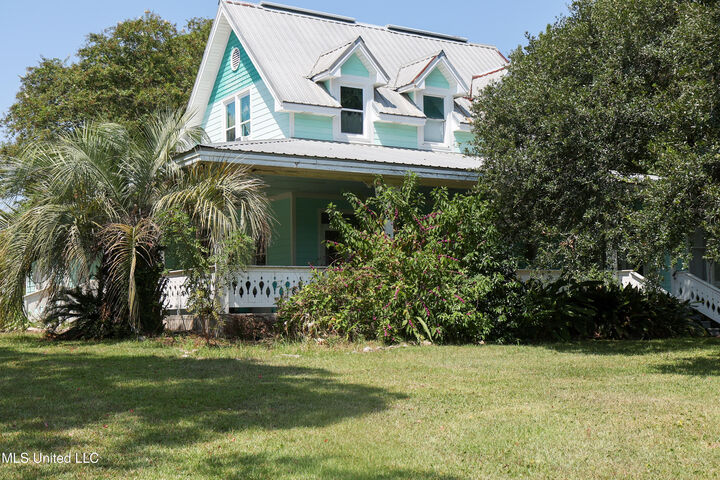 Property Photo:  605 Ford Avenue  MS 39567 