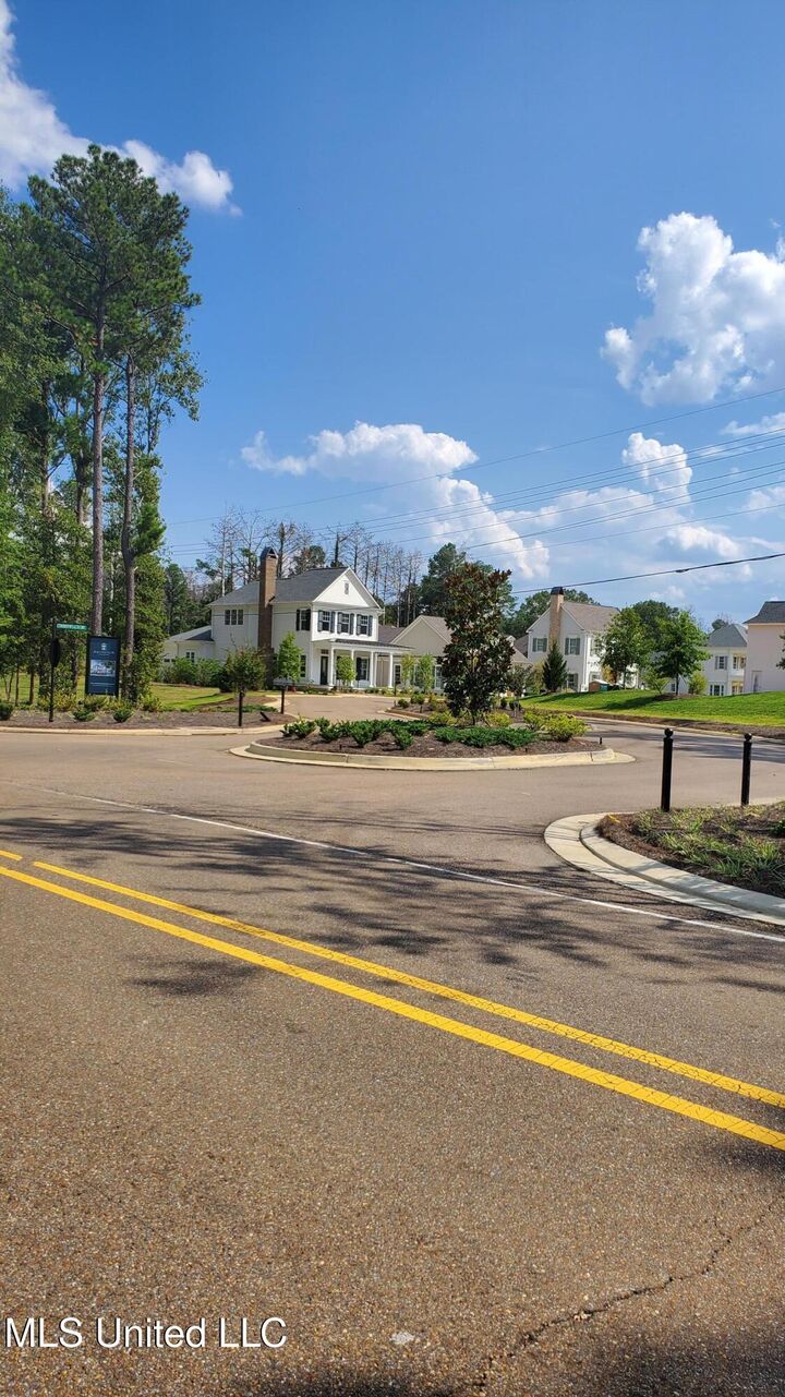 Property Photo:  115 Commonwealth Drive  MS 39110