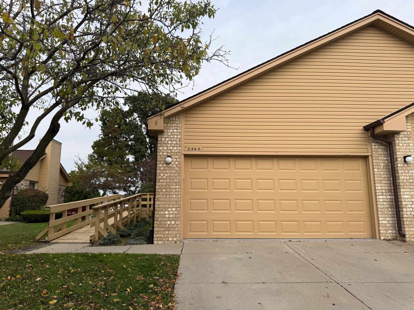 Property Photo:  2343 Heritage Pointe Drive  MI 48314 