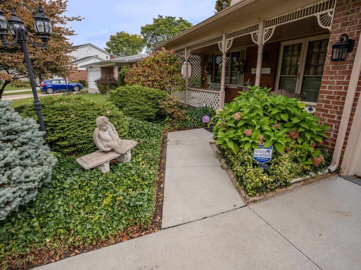 Property Photo:  35604 Alta Vista Drive  MI 48312 