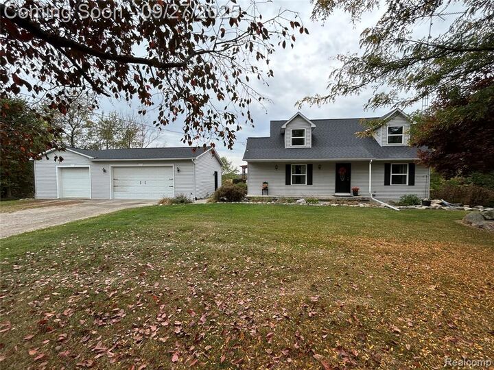 8812 S Byron Road  Gaines MI 48436 8814 photo