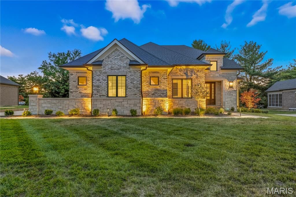 Property Photo: 1131 Enclave Court MO 63131