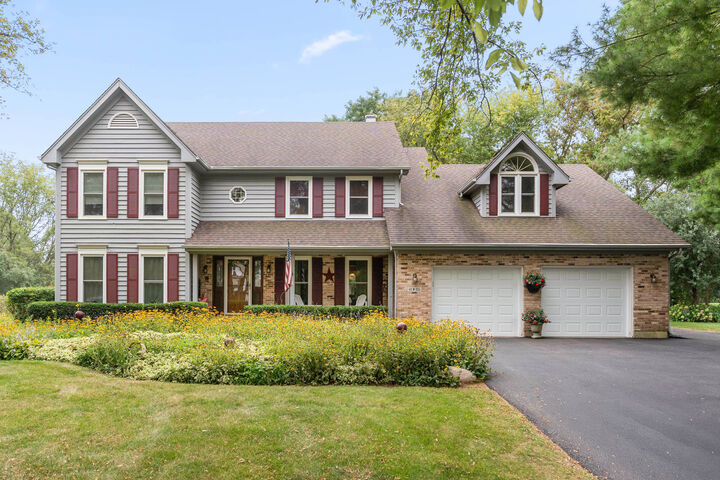 40W035 Deer Run Drive  St. Charles IL 60175 photo