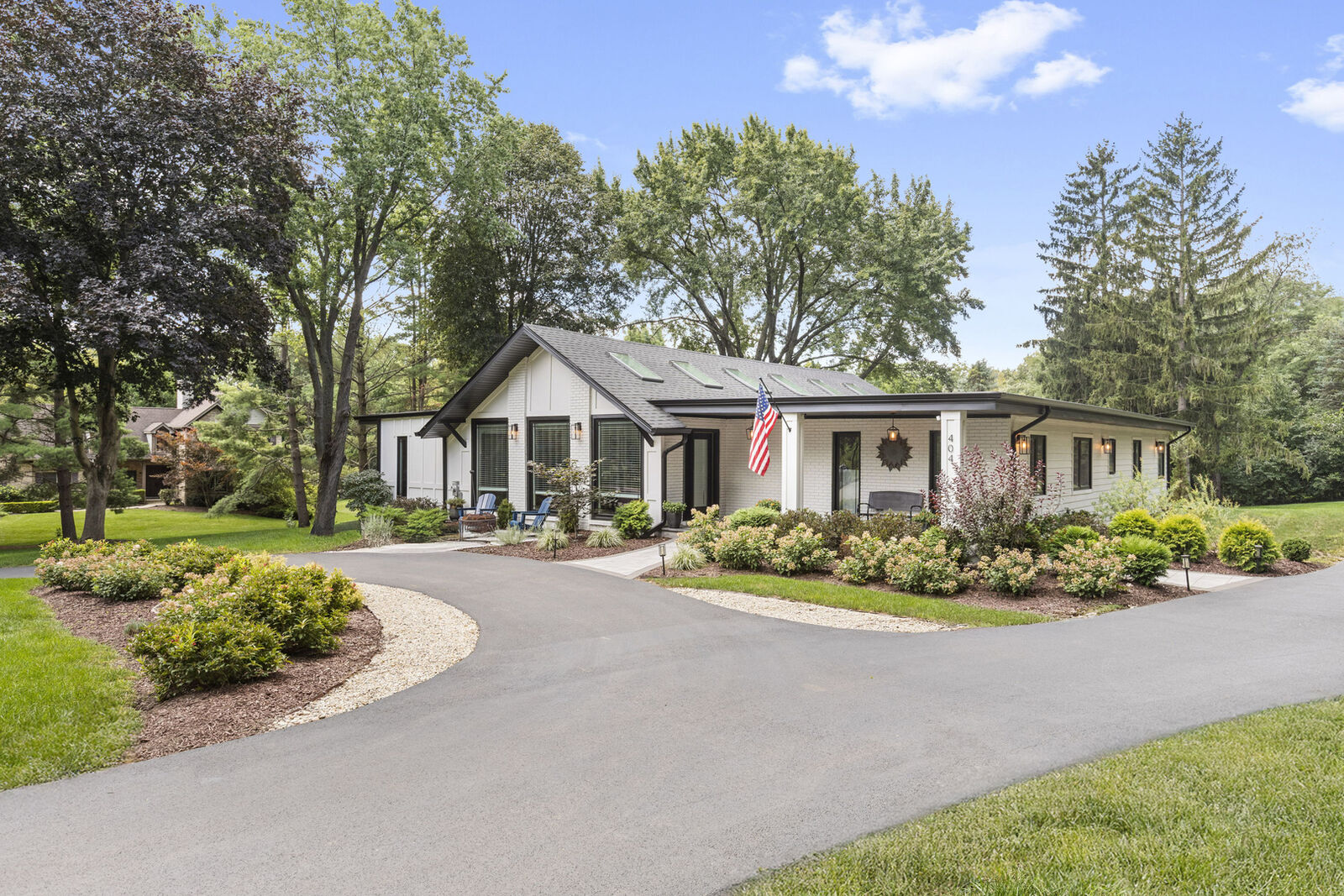 Property Photo:  404 Inverdale Drive  IL 60010 