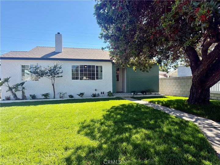 Property Photo: 890 Oceanside CA 90744
