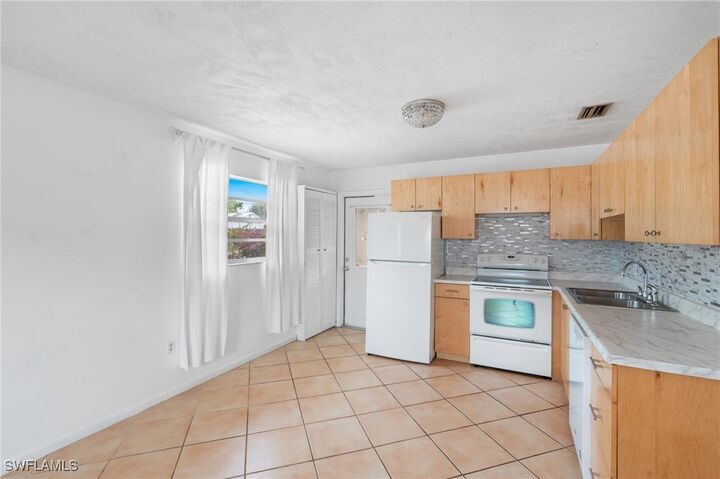 Property Photo:  4231 Mariner Lane  FL 34134 
