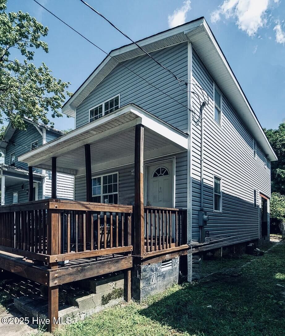 Property Photo: 708 2nd Avenue NC 28560