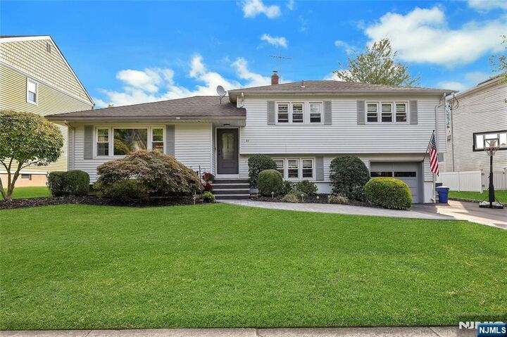 42 Eastbrook Drive  River Edge NJ 07661 photo