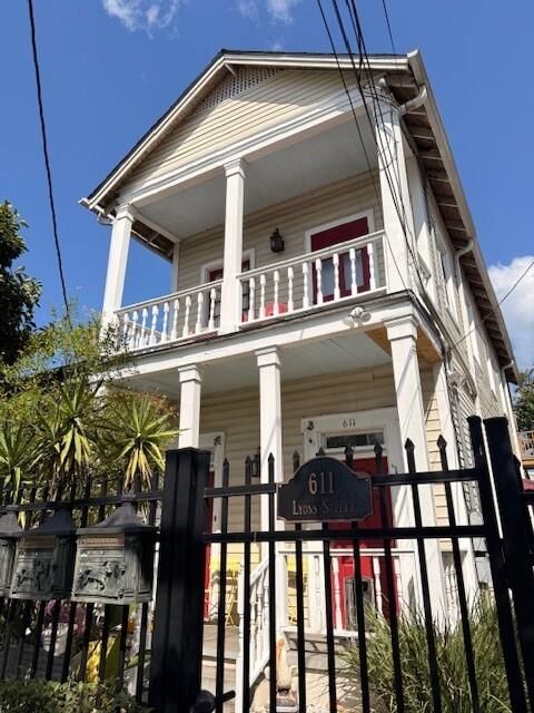 Property Photo:  611 Lyons Street 1A  LA 70115 
