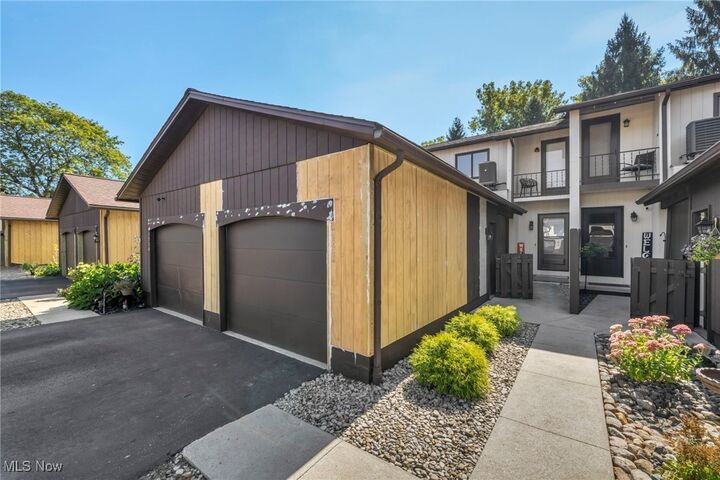 Property Photo:  3532 Villa Casa Court  OH 44212 