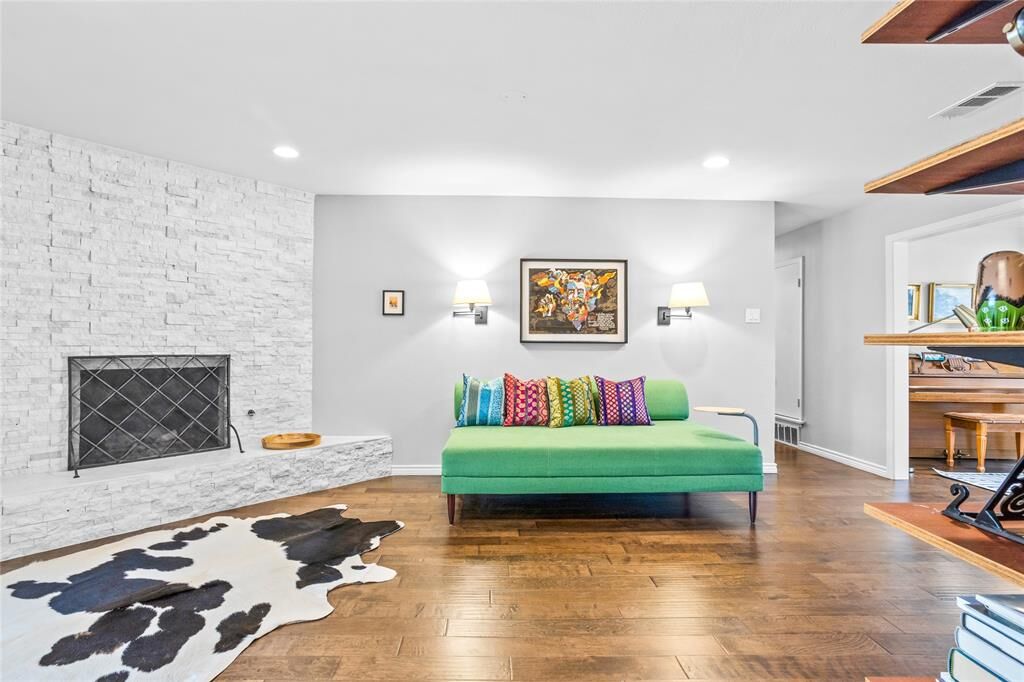 Property Photo:  606 Burnwood Drive  TX 75062 