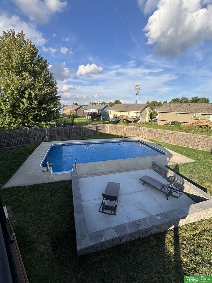 Property Photo: 611 Rosewood Avenue NE 68133