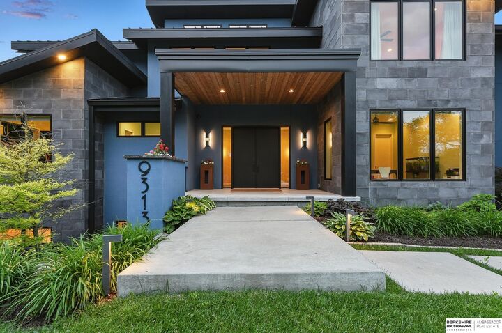 Property Photo:  9313 Davenport Street  NE 68114 