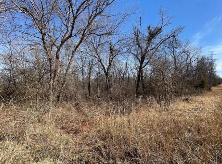 Property Photo:  104 Jesse Street  OK 73071 