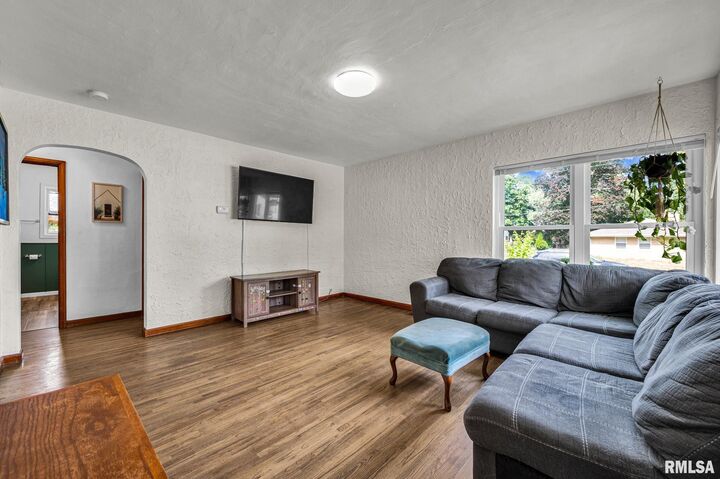 Property Photo: 116 Linden Avenue IL 61548
