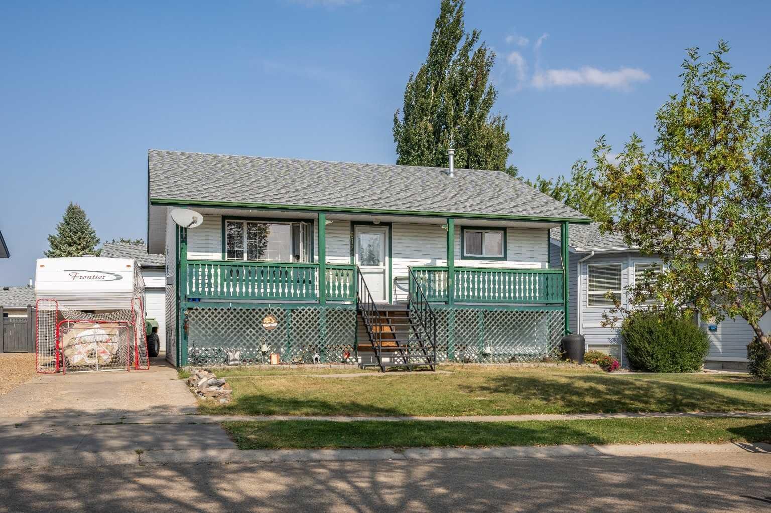 Property Photo: 6122 32 Avenue AB T4V 4R8