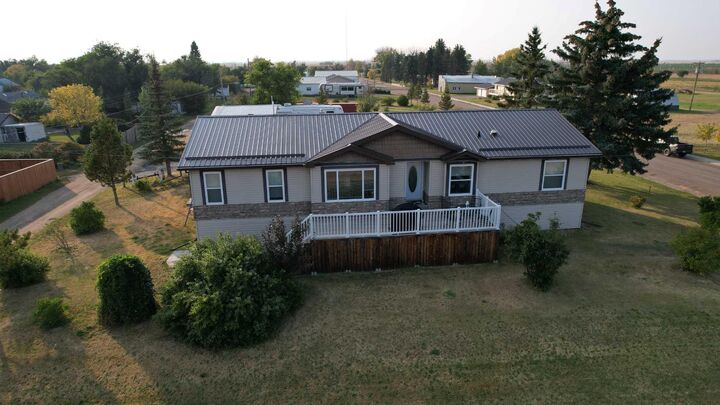 219 1 Avenue E — photo 1