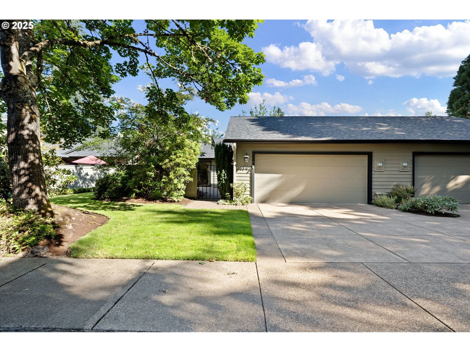 Property Photo:  1147 Spyglass Dr  OR 97401 