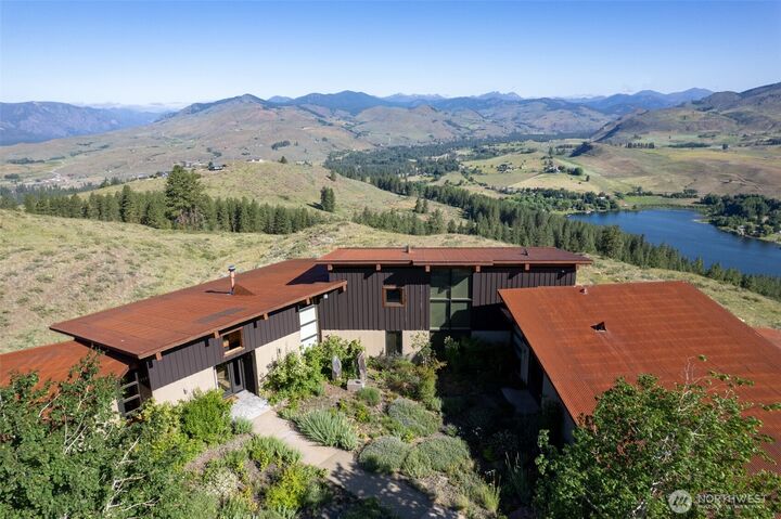 Property Photo:  99  Hilltop Drive  WA 98862 