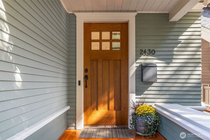 Property Photo: 2430 8th Avenue W WA 98119