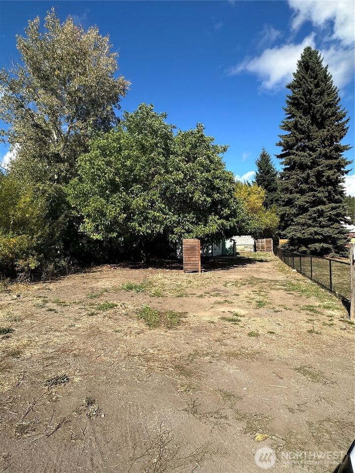 Property Photo:  406 W First Street  WA 98922 
