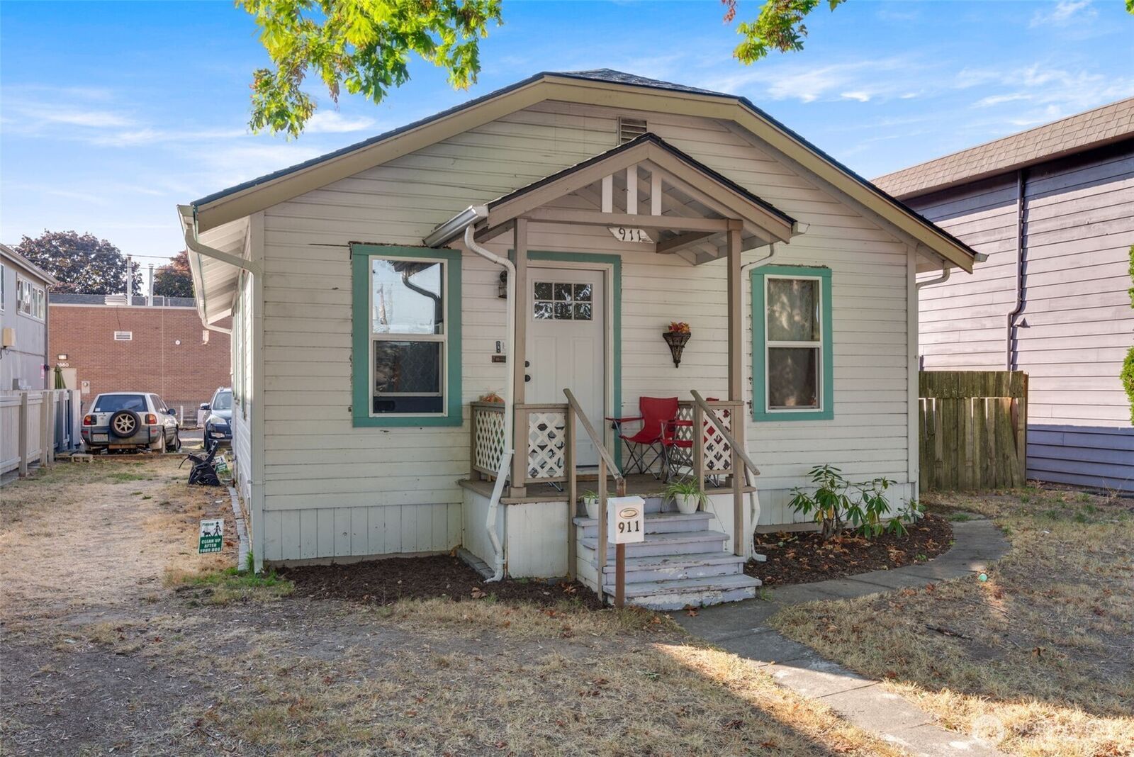 Property Photo: 911 16th Avenue WA 98632