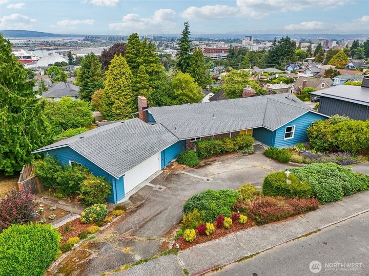 Property Photo: 715 35th Street WA 98201